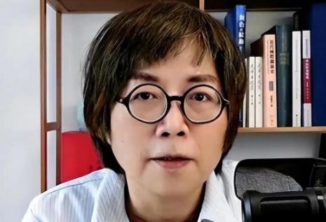 黄智贤9月10日深夜发布视频，抛出一个引人深思的问题：“针对联合国27