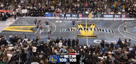 马刺球迷怒喷主教练米奇：“战术水平太差”、“无脑信任福克斯”！对阵勇士对的两