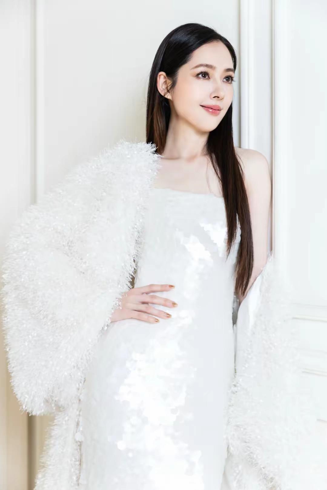 郭碧婷台北出席活动澄清婚姻谣言，称向太给予丰厚资金支持，与向佐分居是因2024年