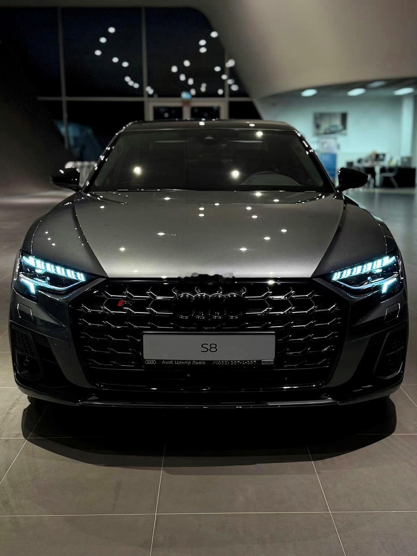 S8虽好只可惜懂它的人太少，最新款式的奥迪S8拥有更加动感和精致的外观设计。它采