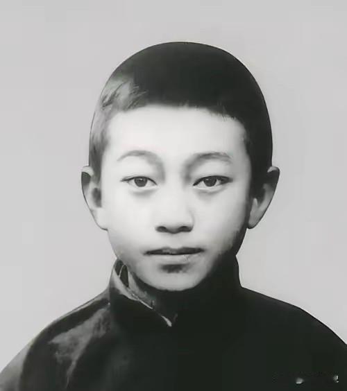 1921年，福州围棋名手林贻堂与人对弈，双方以五块银元作为彩头。棋局过半，林贻堂