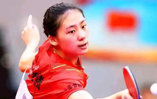 孙颖莎、王曼昱“翻车”的原因找到。1、她们一个是前国手老将朱雨玲，一个是现役国