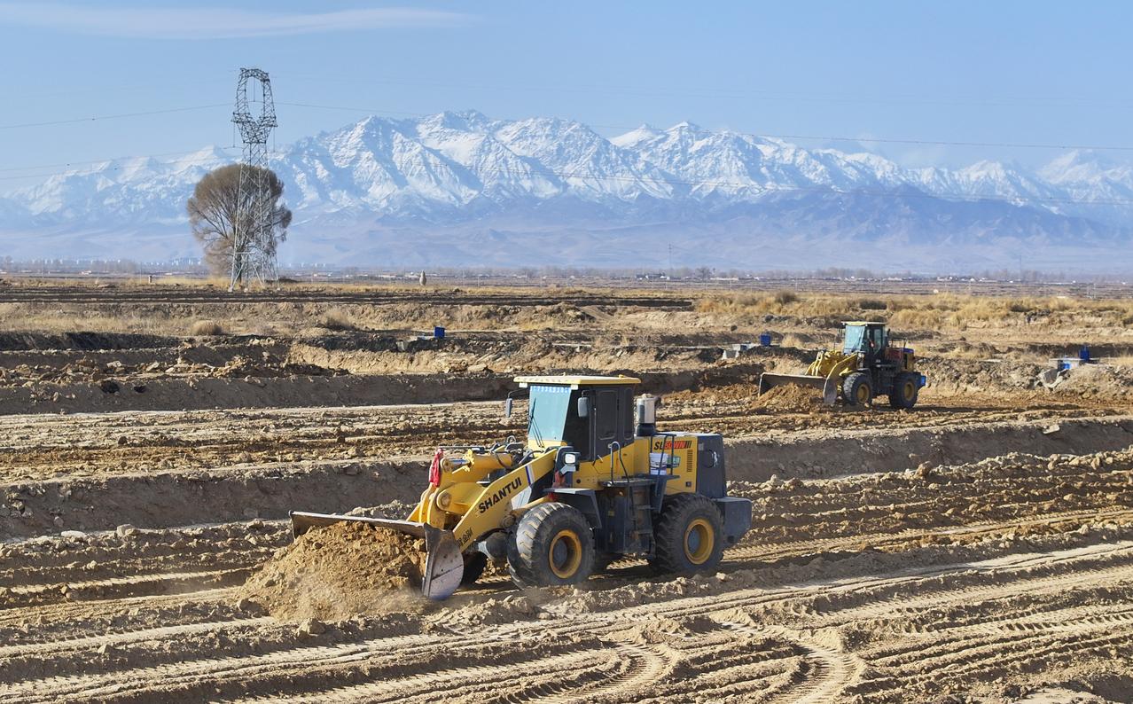 陇原大地醉美风景大西北的春，总带着几分不肯褪去的寒。冻土已酥，残寒未消，