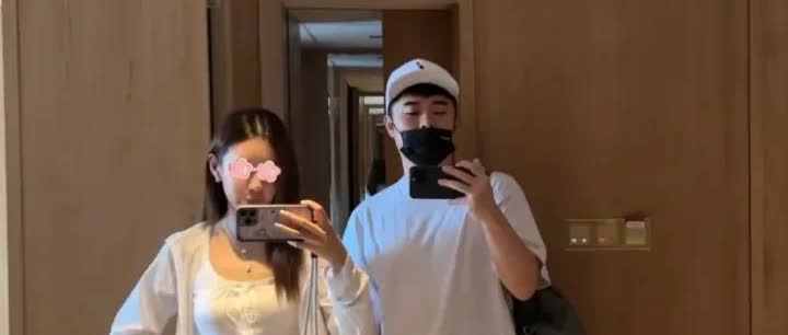 为什么同样是出轨，陈赫可以正常演戏，李小璐却不行。首先，陈赫的家境可能不一般