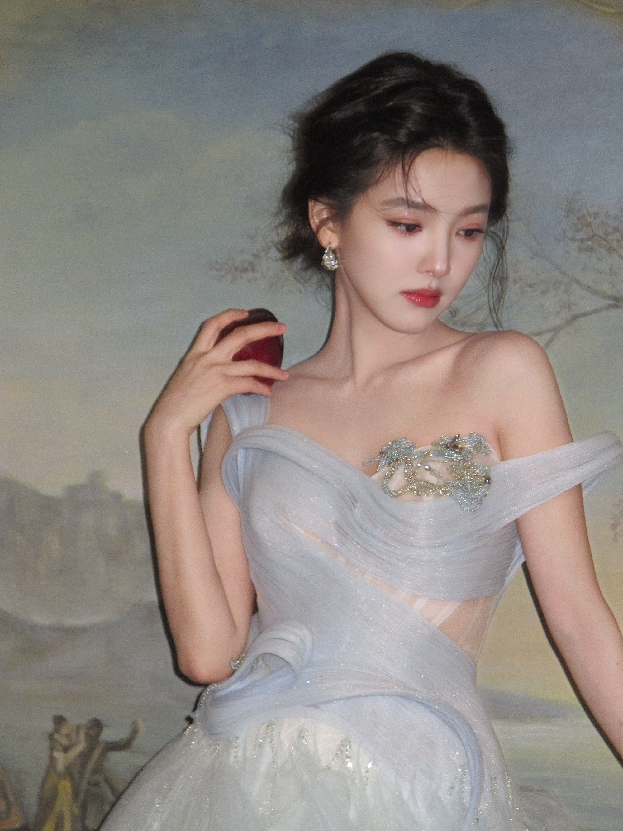 橘子早安趴油画美人🖼️章若楠