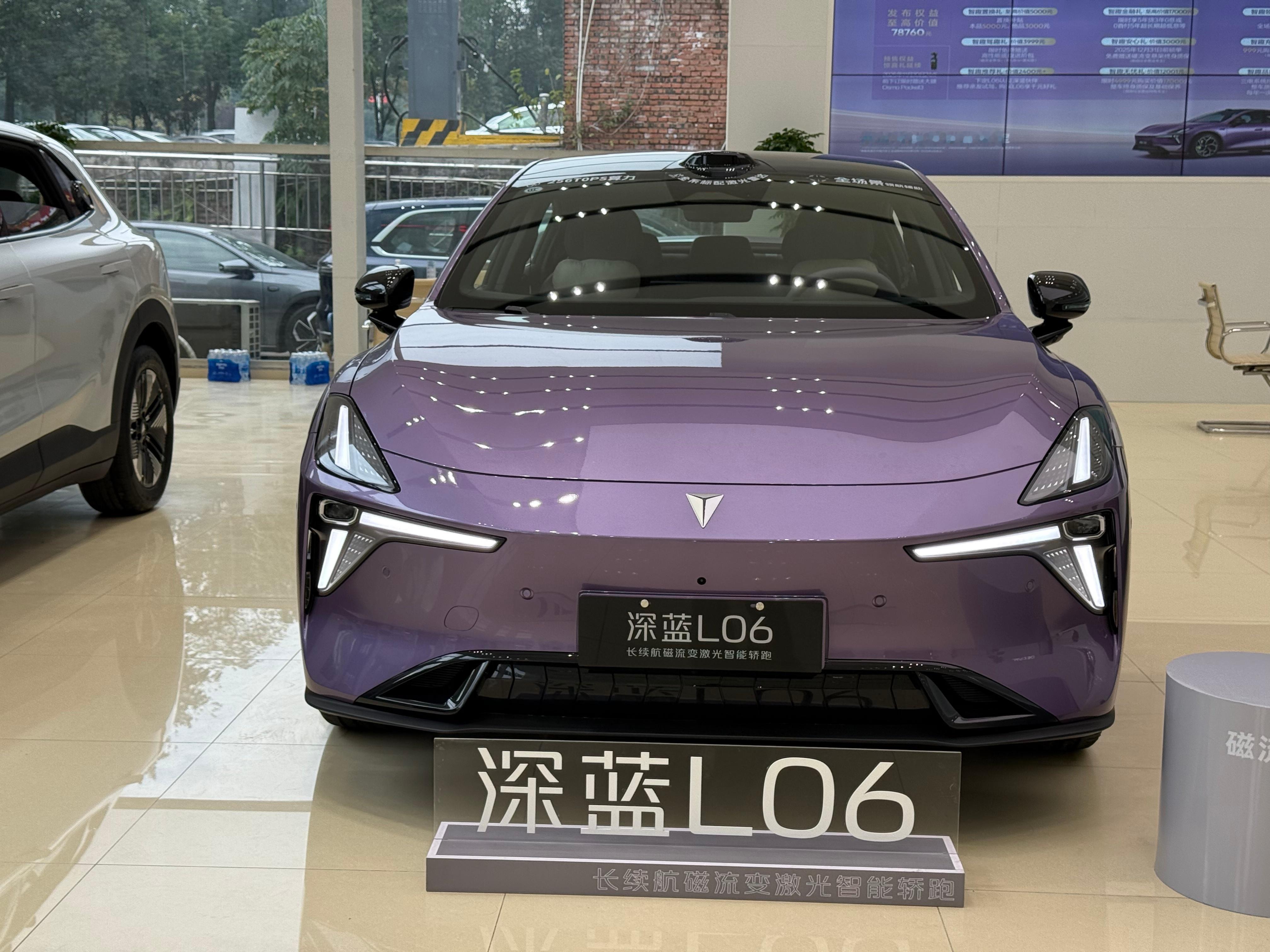 最近因为市场情况，和很多销售都聊过了，今天深蓝销售说在主攻试驾，只要客户进店就建