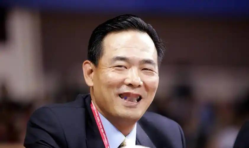 几年前的刘国梁荣登封神榜，一手商业化带动了国乒知名度与热度。 可国乒功勋教头