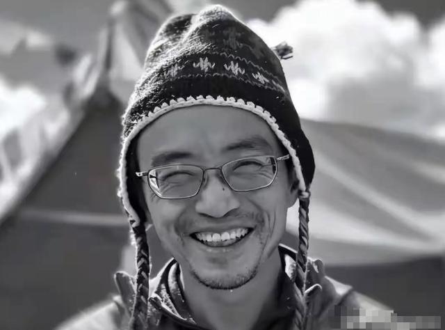 王钟这个人我专门去查了一下，不查不知道，一查才发现，万万没想到，一个52岁的四川