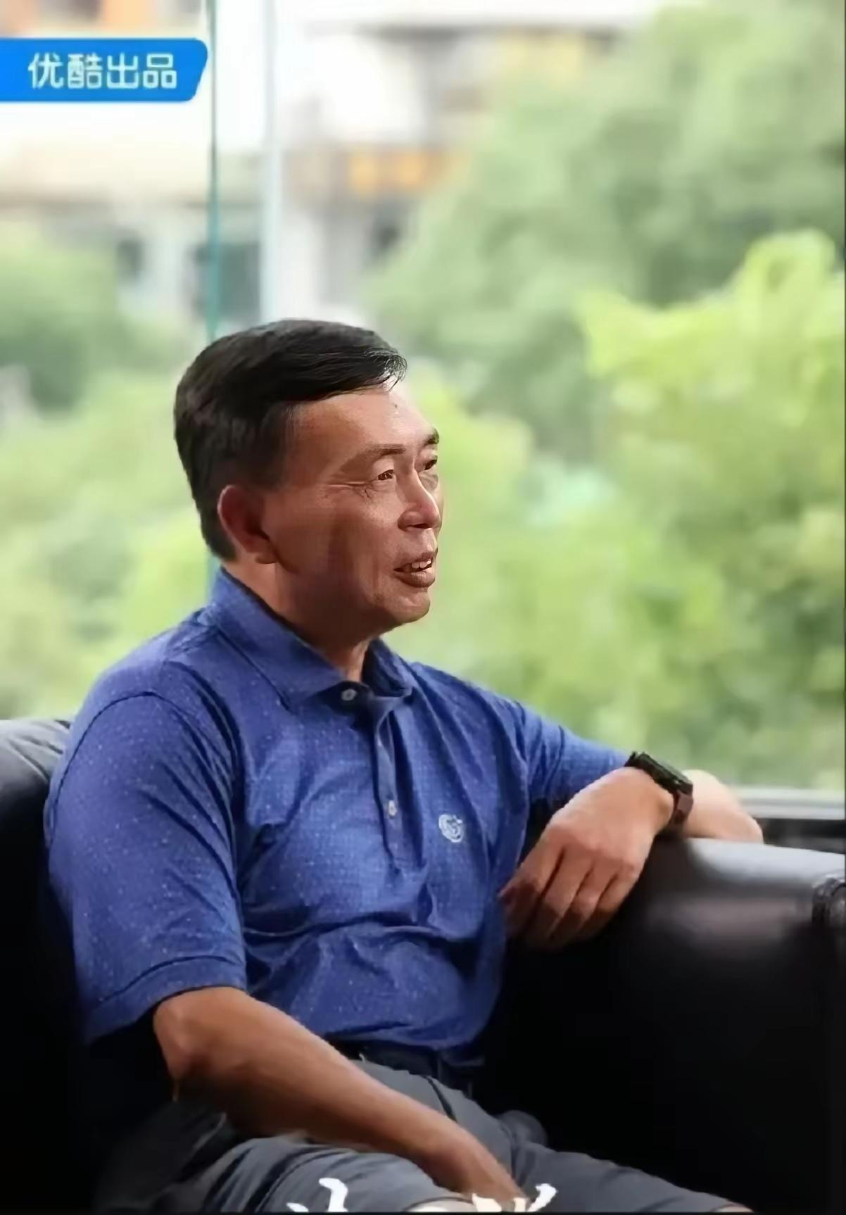 说真的，看巴菲特和段永平这两段婚姻，跟看两只走势截然相反的股票似的，越品越有意思