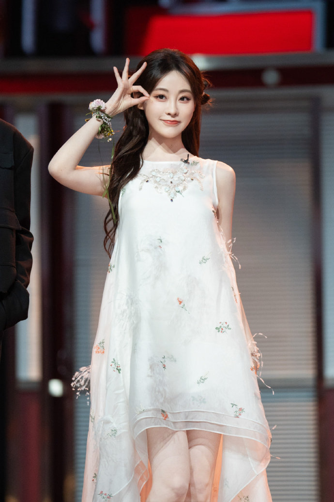 祝绪丹今晚好六街见祝绪丹今晚好六街见，和祝绪丹一起迎接春天吧~