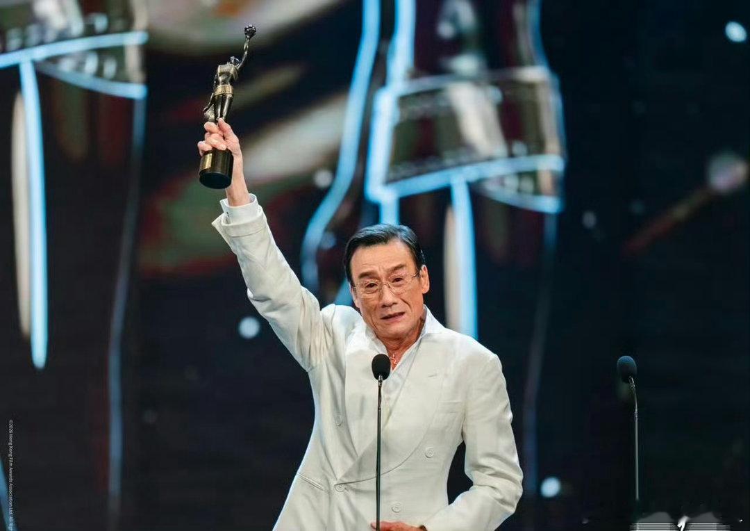 叶童恭喜梁家辉获金像奖最佳男主角恭喜五封金像奖影帝，老朋友也在线送上祝福！实至