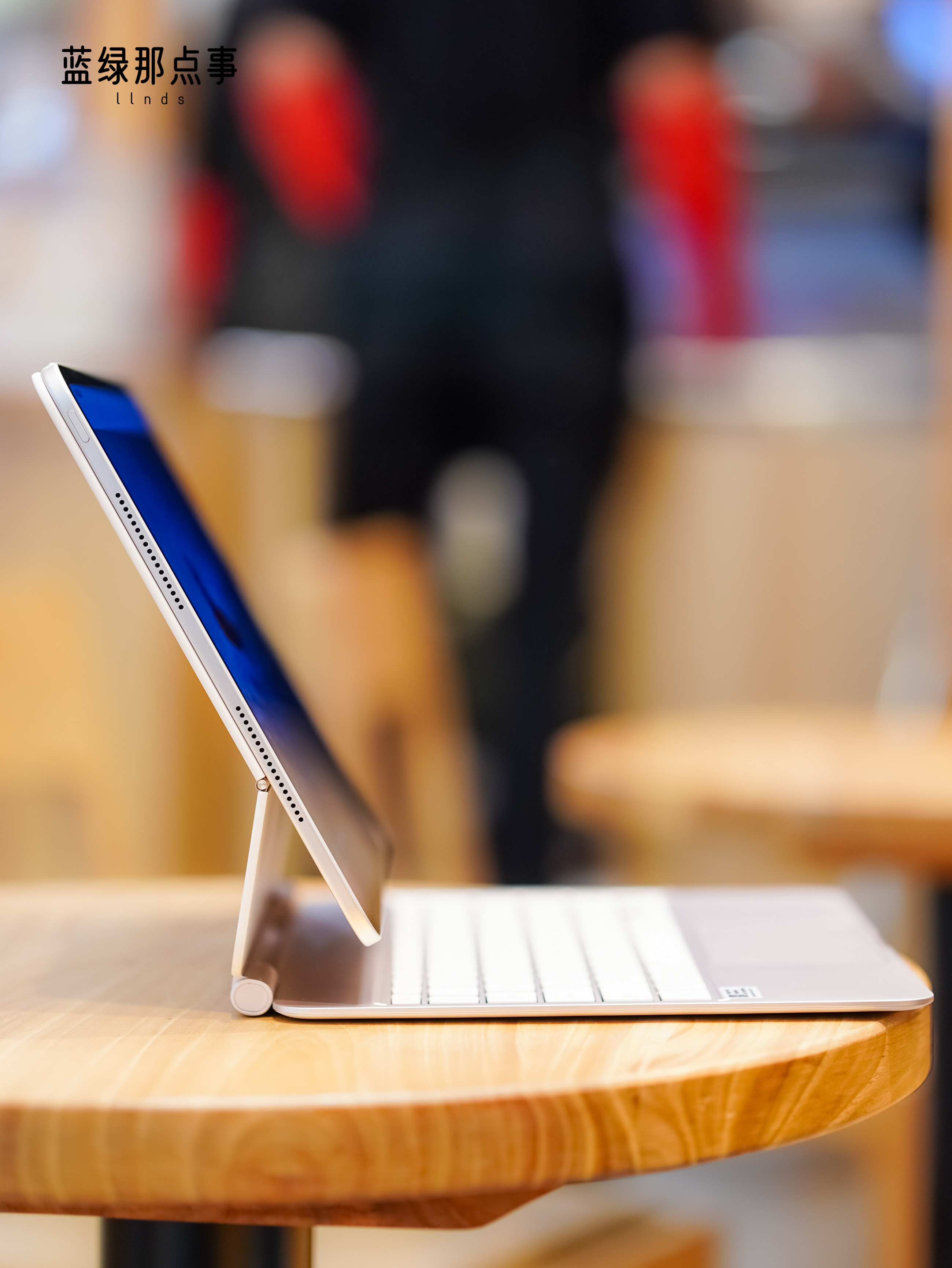 是平板也是电脑花一份钱得俩设备💻OPPOPad5Pro晨曦金·图赏