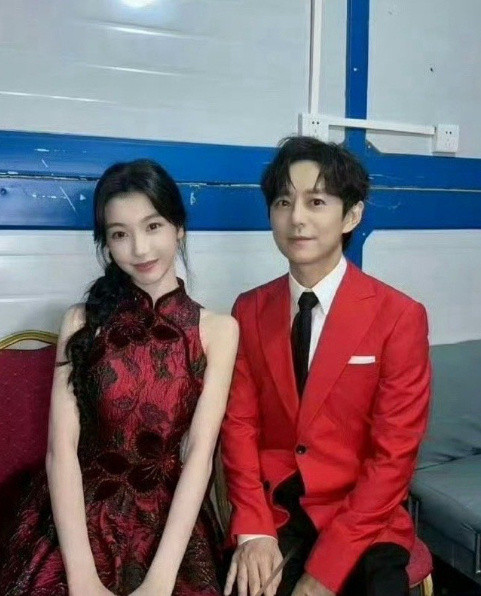 好真切的感受到了何老师已经老了，看到他手的生图就能感受到了