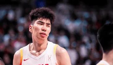 余嘉豪啊余嘉豪，你再这么打就要被西班牙联赛给退货了！与约旦的比赛，余嘉豪还是没