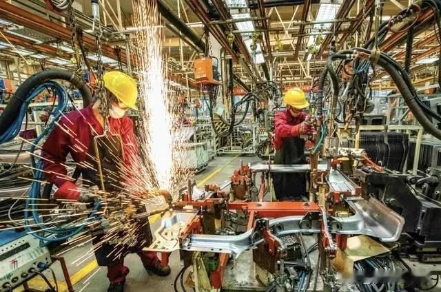 划重点！2026年经济工作会议，咱上班族最该盯这3件事呀！这两天扒了扒中央