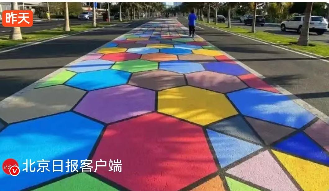 3月10日一种“散步”突然爆火，700万人围观，网友辣评：花里胡哨还是治愈良药？