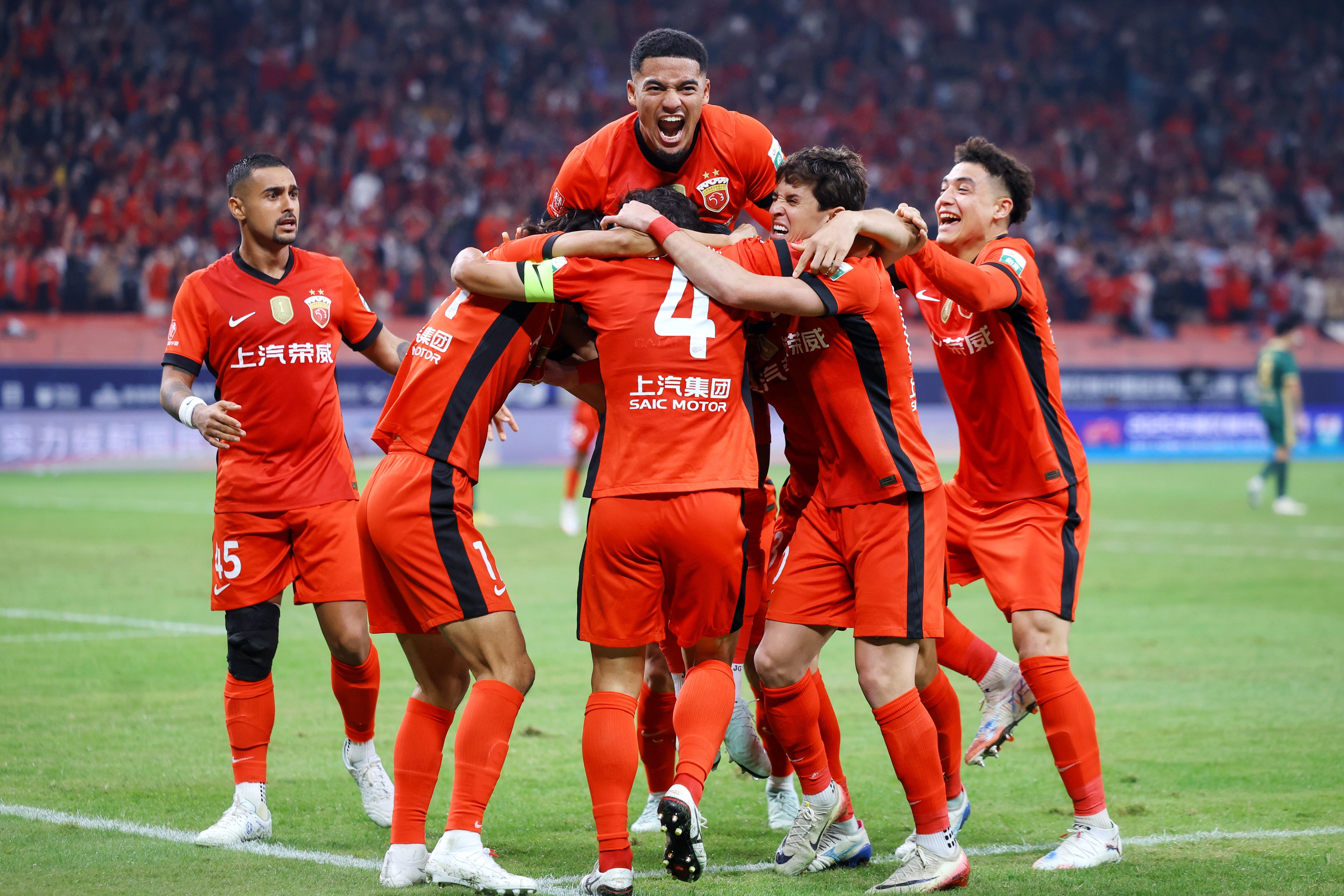 当36岁的王燊超在右路插上不停球直接抽出一脚世界波,你的脑海中想到了什么?我的脑