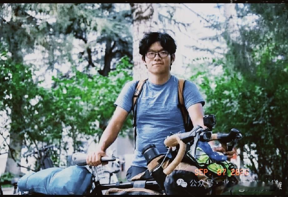 “真虎啊！”19岁昆明小伙考上了北京的大学，但他没有坐飞机，也没有乘高铁，更没有