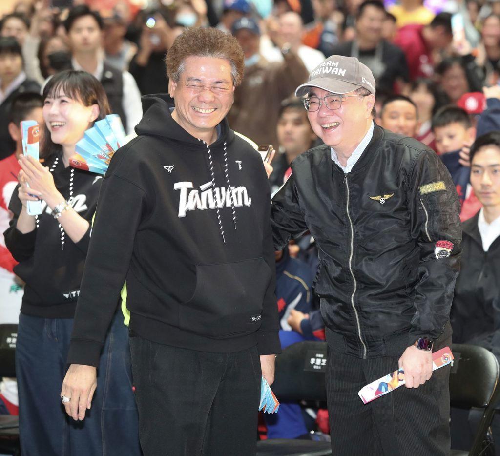 台当局回应卓荣泰包机赴日争议：费用全由卓荣泰自掏腰包针对日前各界对台行政机构