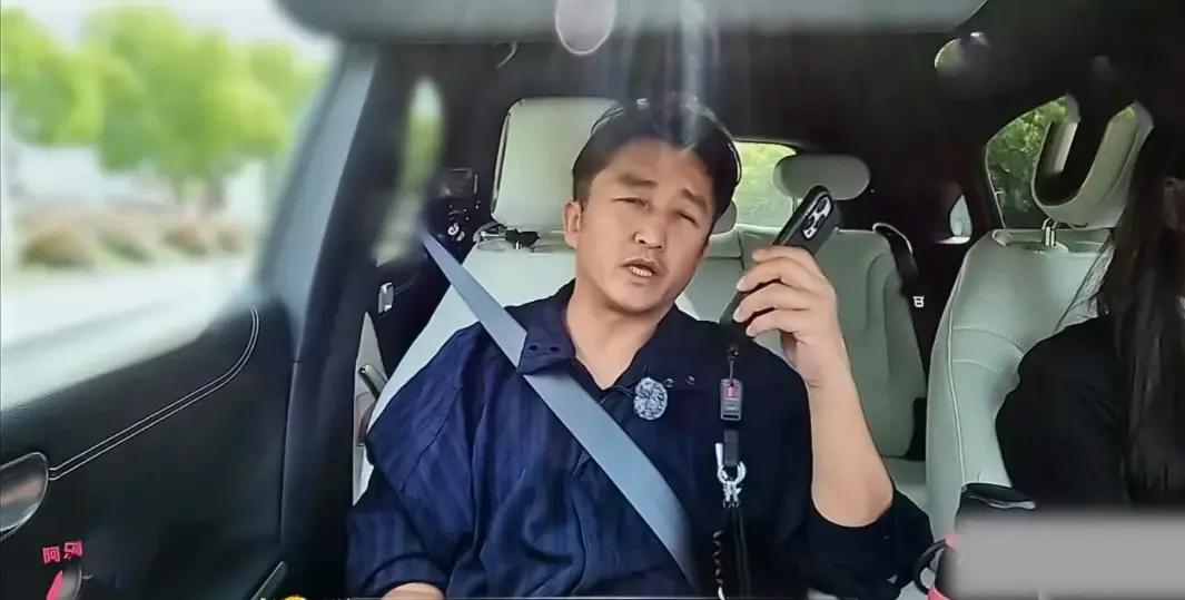 邹市明真的落魄到只能靠直播还债了么？其实他和冉莹颖每个月直播带货的流水，就超