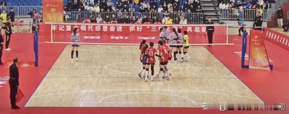 铁人杯河南-天津技术统计娜塔莉娅：26扣15中2失误被拦，3拦网马丁内斯：1