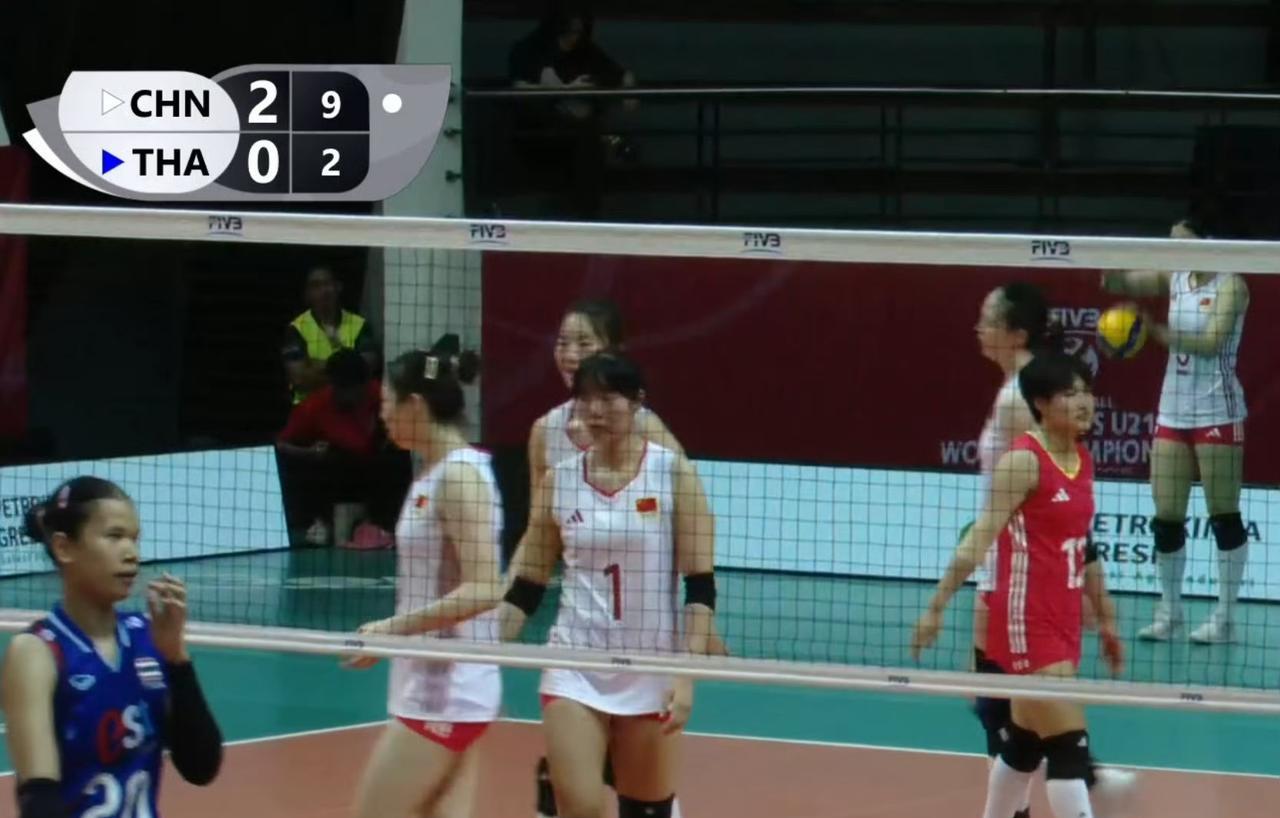 中国女排U21世锦赛又锻炼出一位天才二传，朱航霆也可以进一队了，这拦网可是有点像