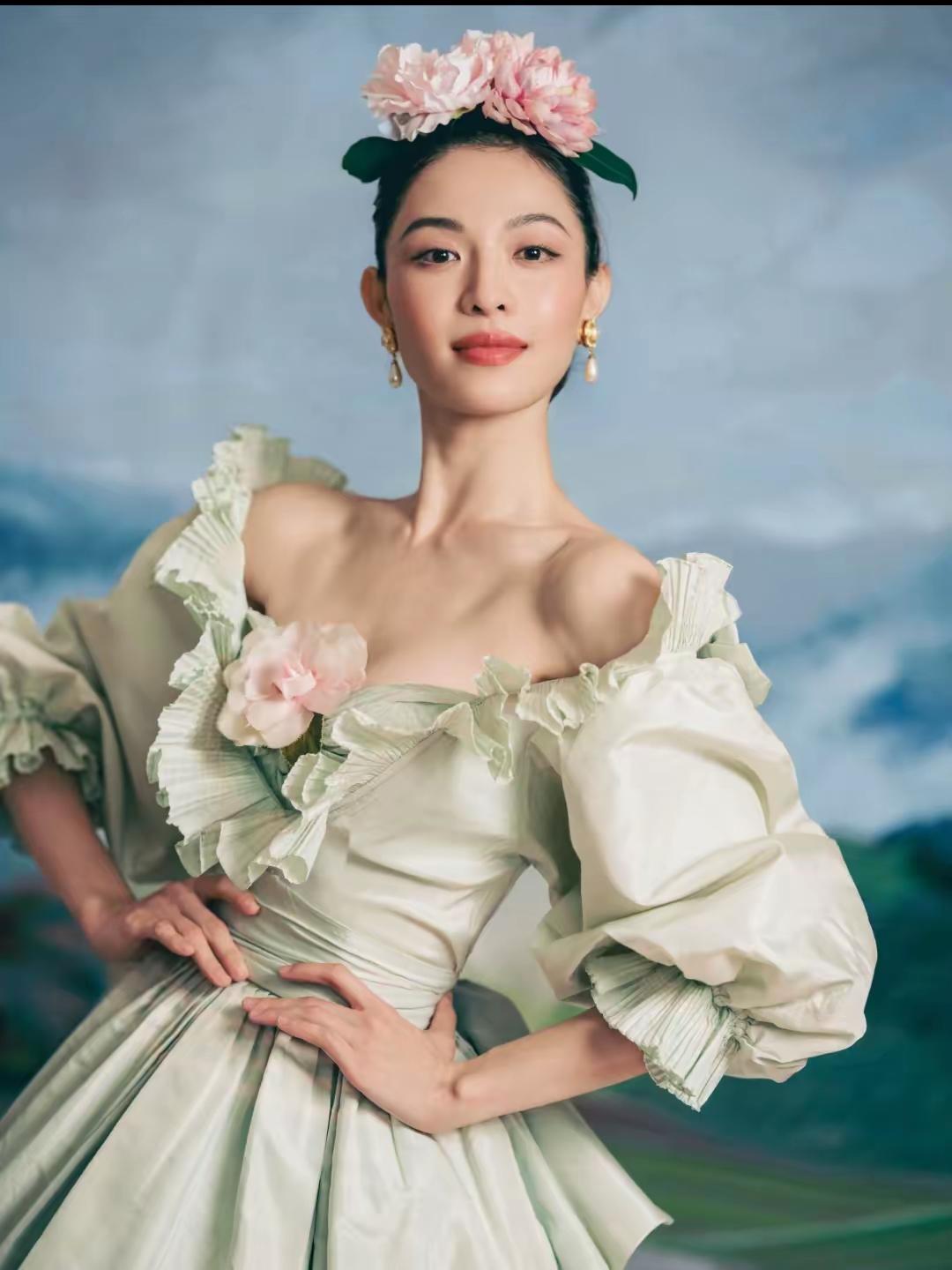 如果世界上有后悔药,现在第一个想买的一定是钟楚曦吧,早知道就不抢C位了,也