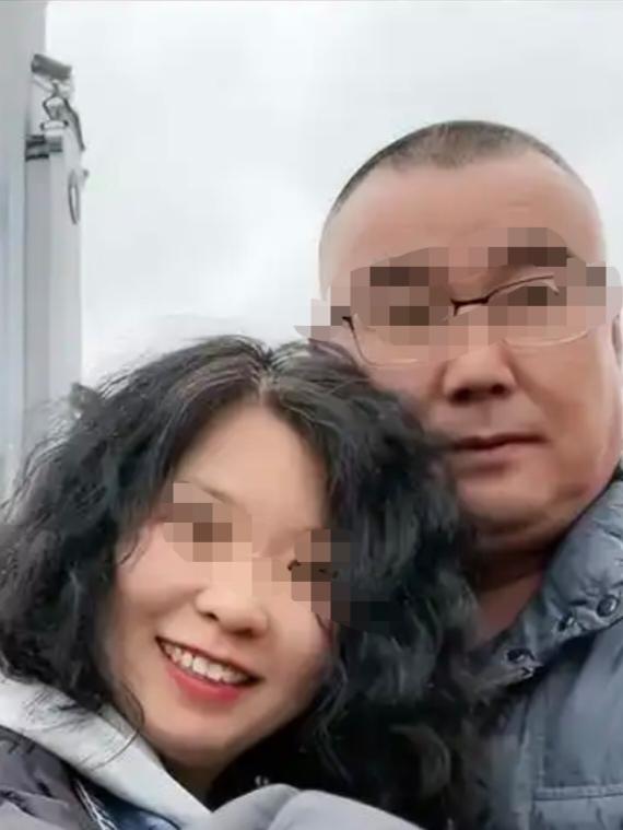 一位五十岁的老丁克，因弟弟的儿子说的话，而结束了自己的快乐生活！孩子：大伯、