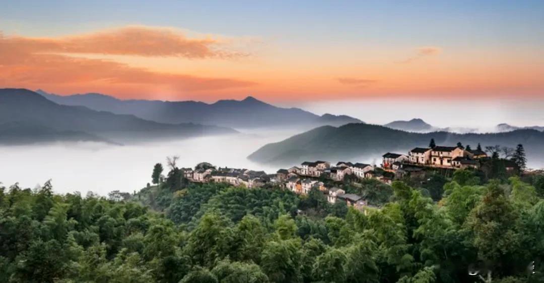 混得好的人，都有5个共性：1、不把情绪挂在脸上有些人不管生气还是开心，