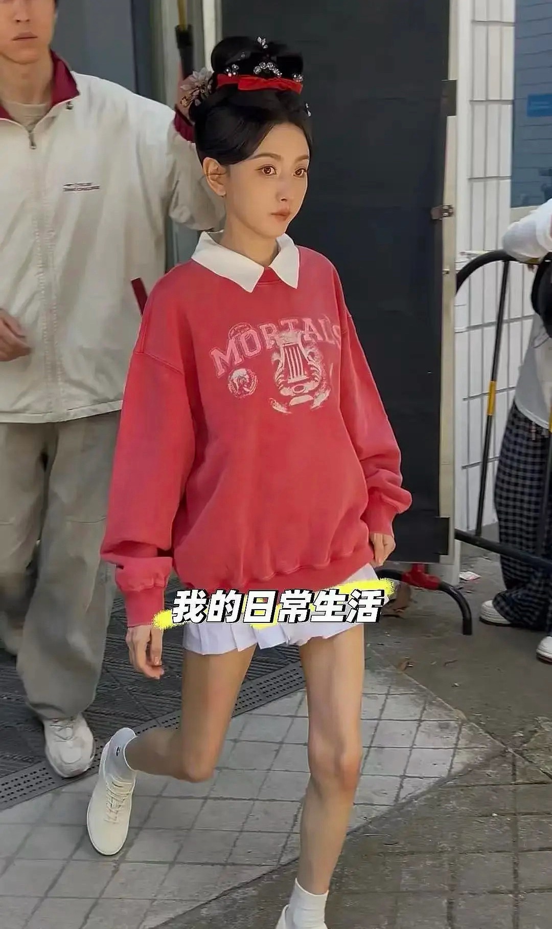 我只能用骨瘦如柴来形容现在的宋祖儿