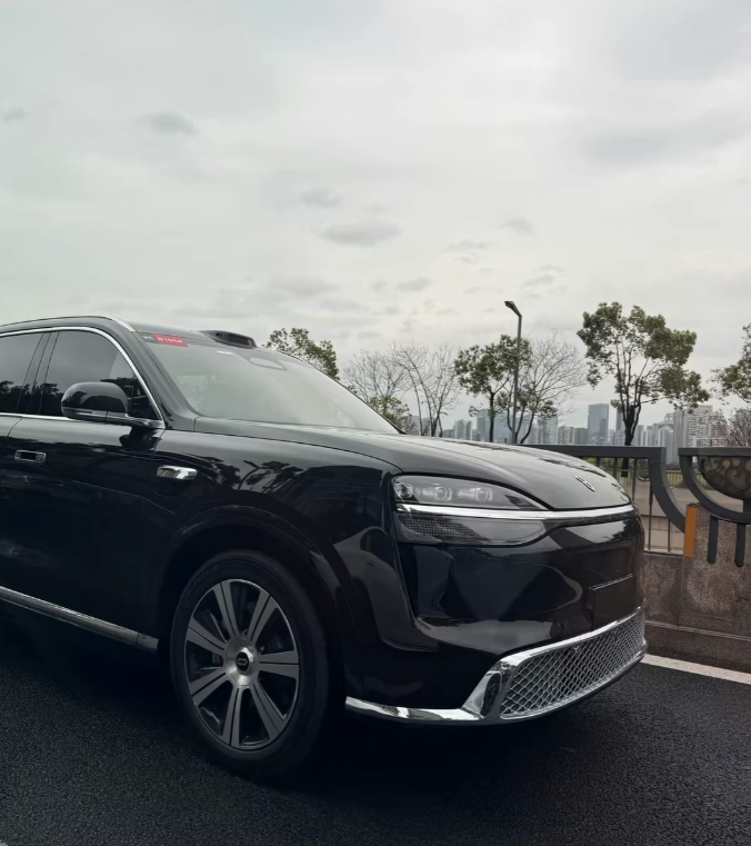 全新问界M9外观彻底换代，这气场太顶了！