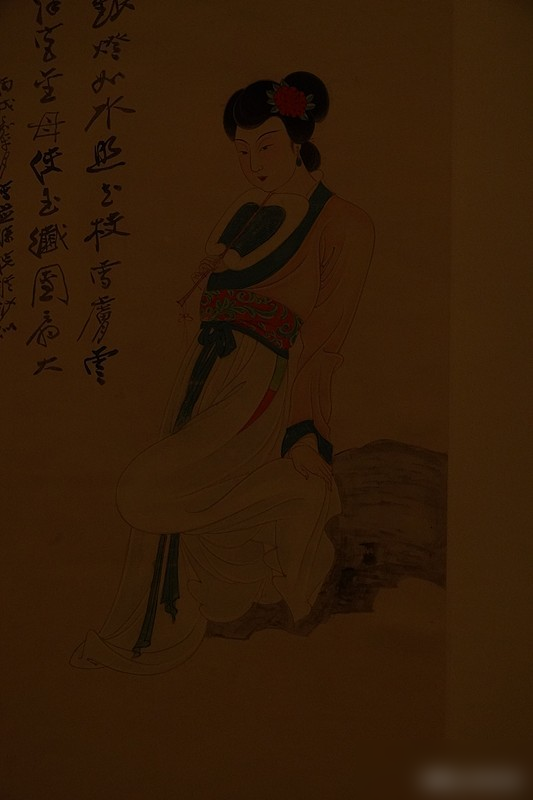 丫鬟伺候了八年的主子，换了张一模一样的脸站跟前，她愣是没认出来。《兰香如故》里秋葵这个反应，被网友挂