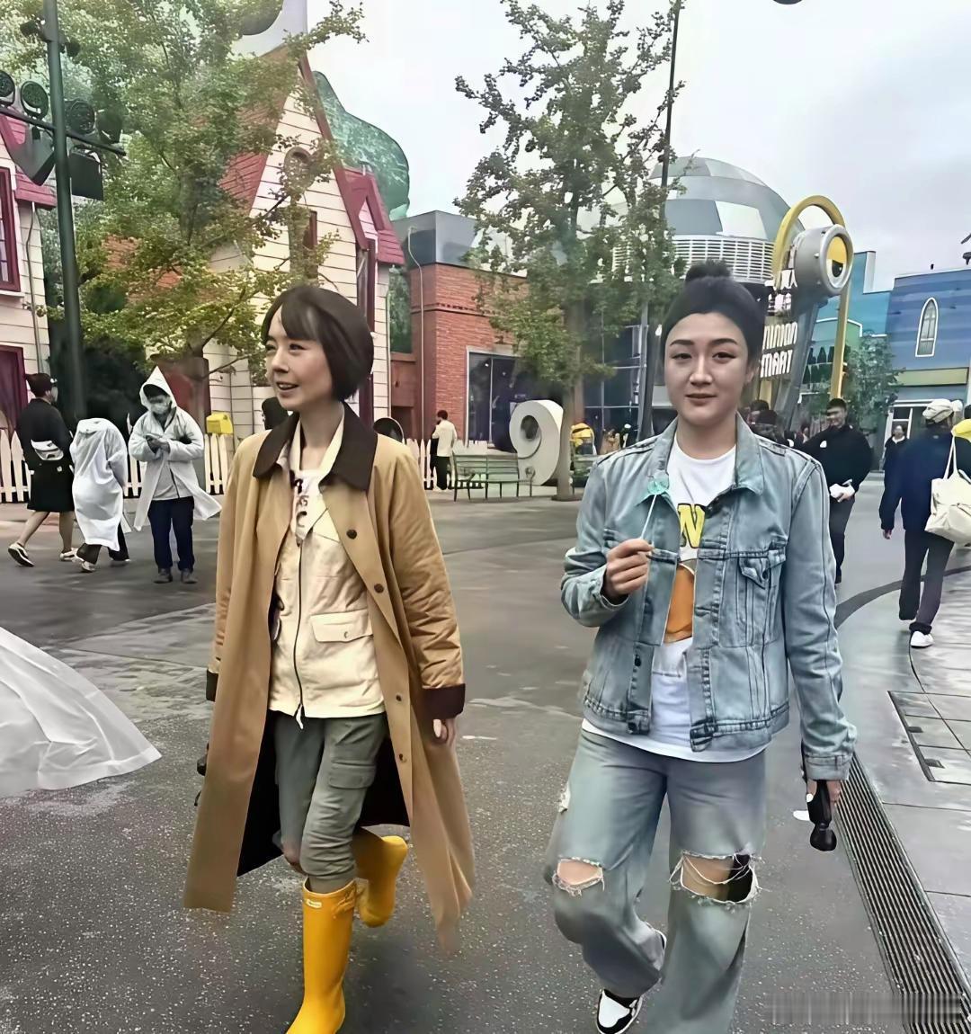 看到陈梦这张照片，我还是有点绷不住笑了这不会是自己化的妆吧？怎么妆容这么奇怪呀？