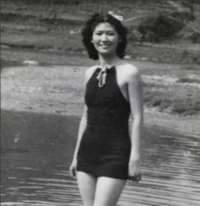 1914年，31岁的阎锡山，娶了14岁的小妾，洞房之夜，阎锡山对小妾说：“你