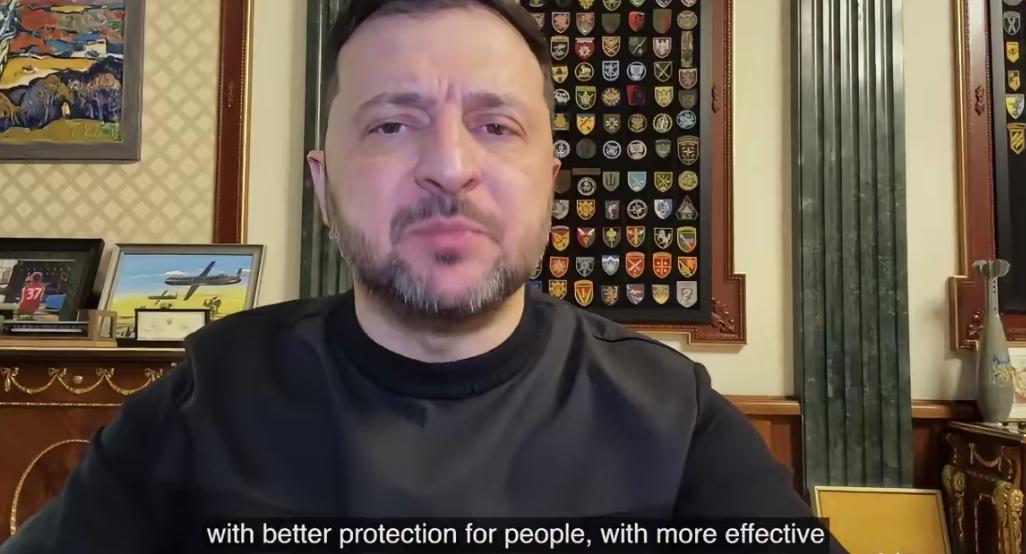 乌克兰总统泽连斯基今天发文说：“今天，我们谈判团队的全体成员已抵达乌克兰。我已安