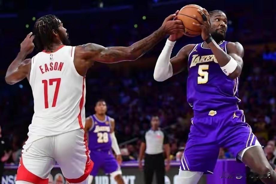 万万没想到，火箭客场99比93赢了湖人，硬是把系列赛拖进了第六场。不是靠谁爆发，