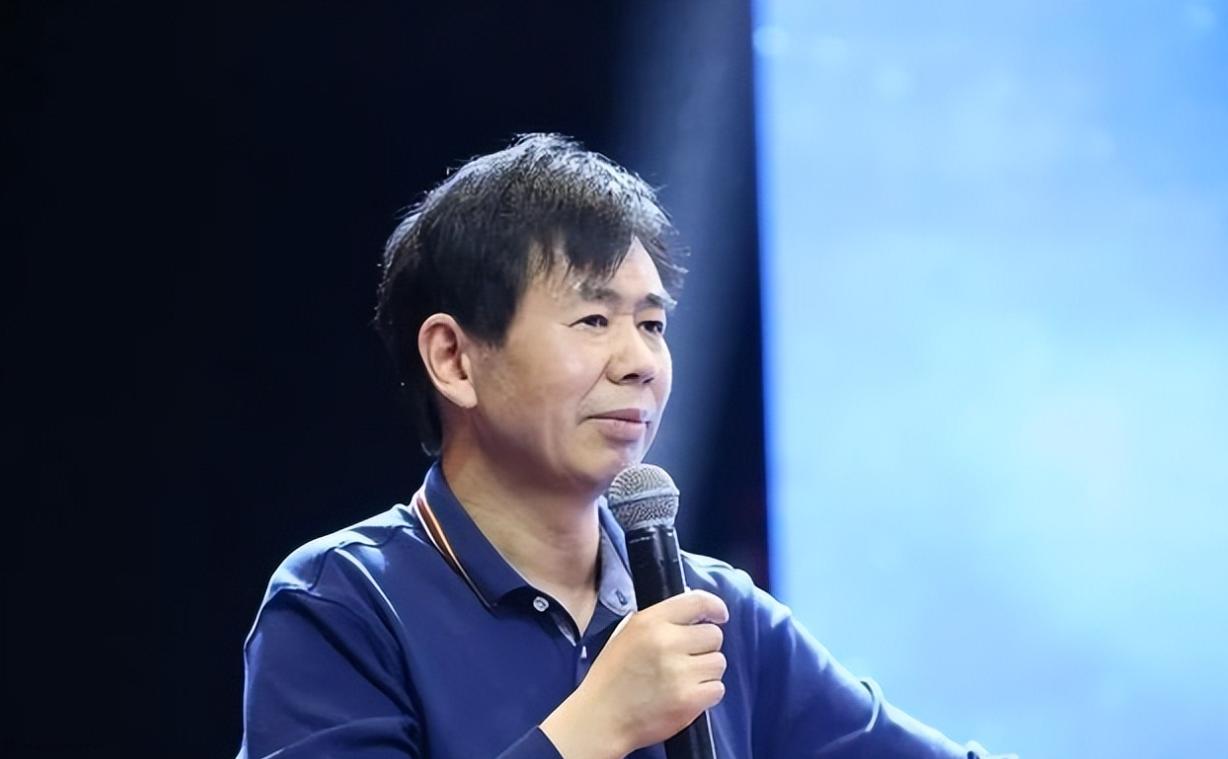 军事专家戴旭的话，直接点到了痛处。在他看来，外部势力如今敢于频频试探，说到底是因