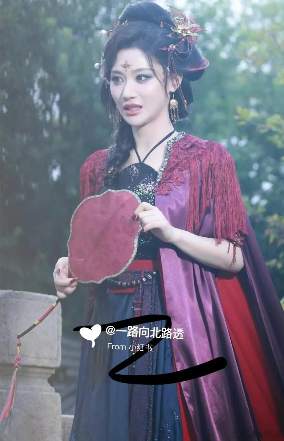 小四的审美怎么这么差啊​​​