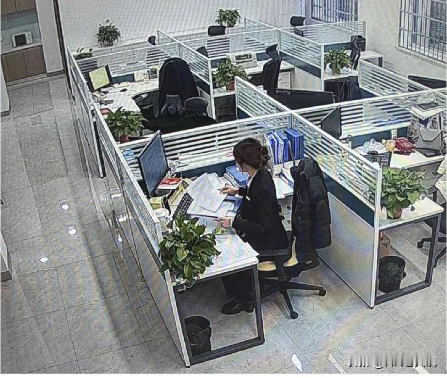 混职场咱得承认，跟果敢灵活的人（尤其是领导）共事，真的会让人有种轻松顺畅的感觉。