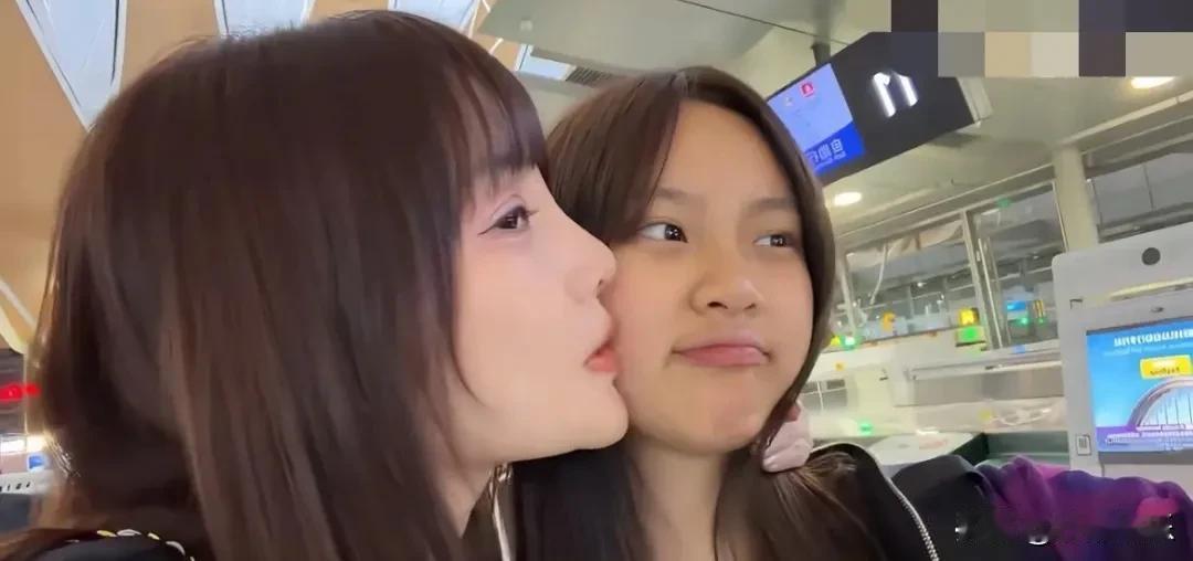 7月8日，贾乃亮女儿甜馨突然冲上热搜！起因竟是李小璐在社交平台晒出一段vlog