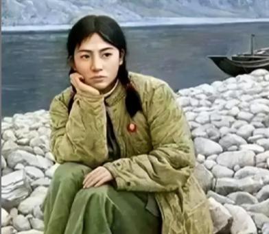 1972年，21知青李文忠救起一名11岁的落水女孩。然而，女孩竟认真地对他说了一
