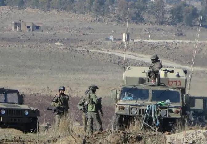 叙利亚深夜突袭遭伏击，士兵受伤平民伤亡，谁在背后推波助澜。11月28日凌晨三点