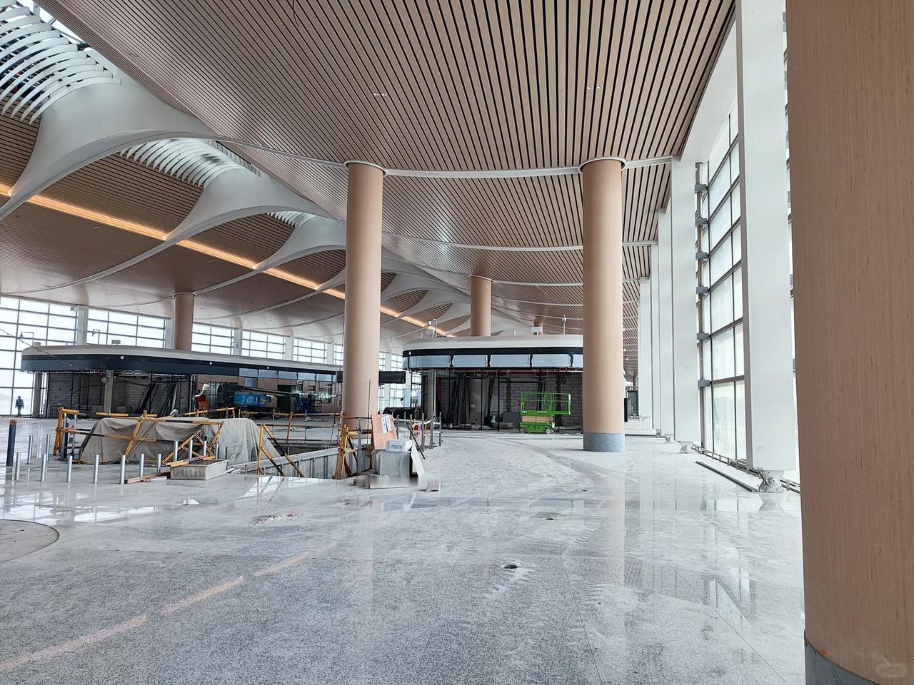 福州机场二期航站楼装修实拍！室内装饰基本完成！按照规划，投运后福州机场全场设