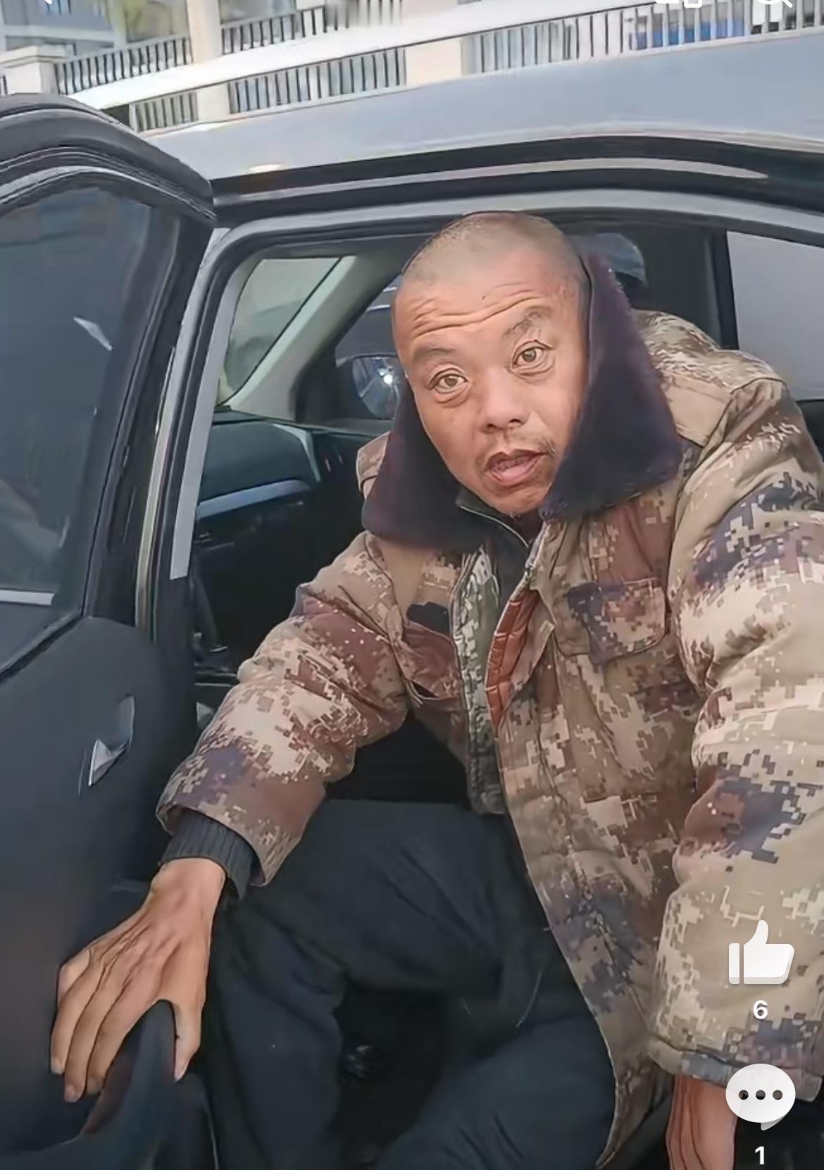 河北保定拉车门盗窃的老年人，以前这样的行为都是晚上小年轻干的多，没想到老年人也开