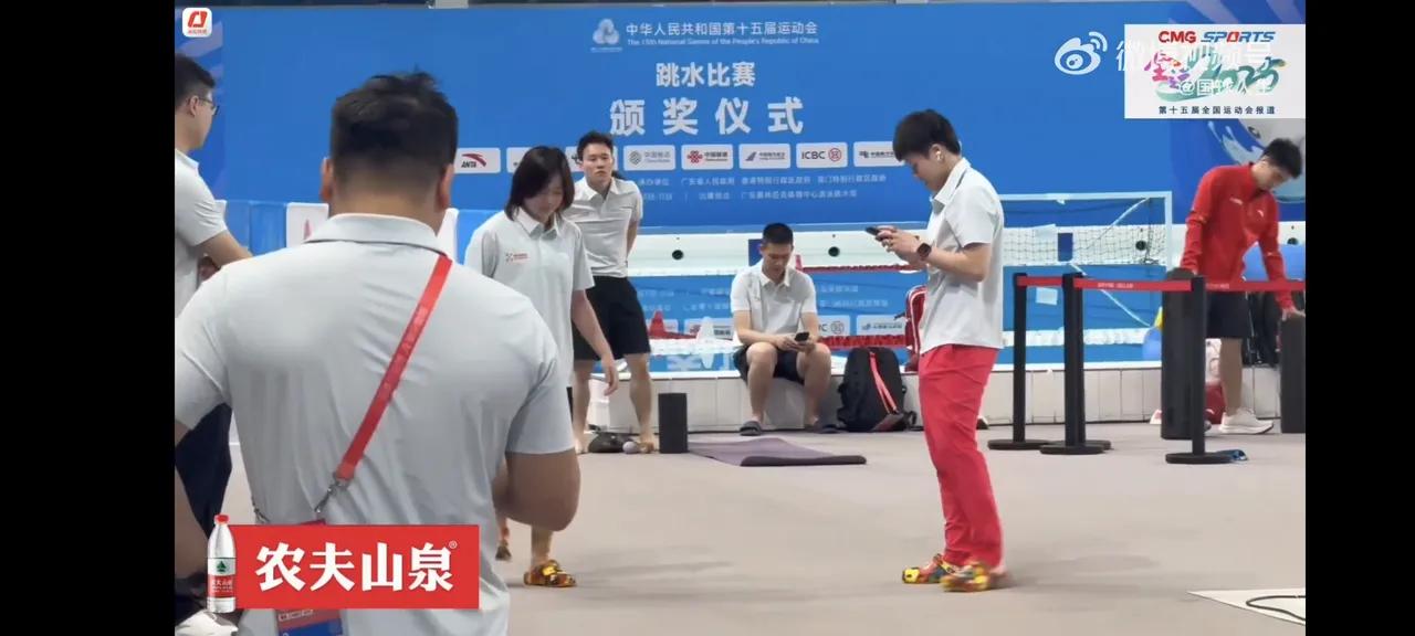 全红婵真实的情况一项都不能跳，之前说她跳三项只是为了人气票，伤病加发育她的状态非