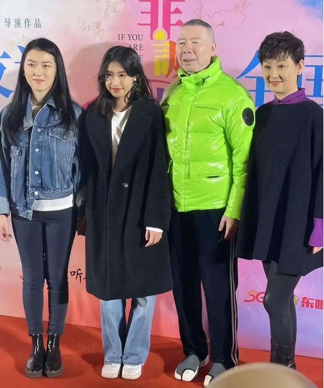 冯小刚大女儿，已经成为了他事业上的帮手。冯小刚和前妻张娣，所生的女儿冯思羽已经