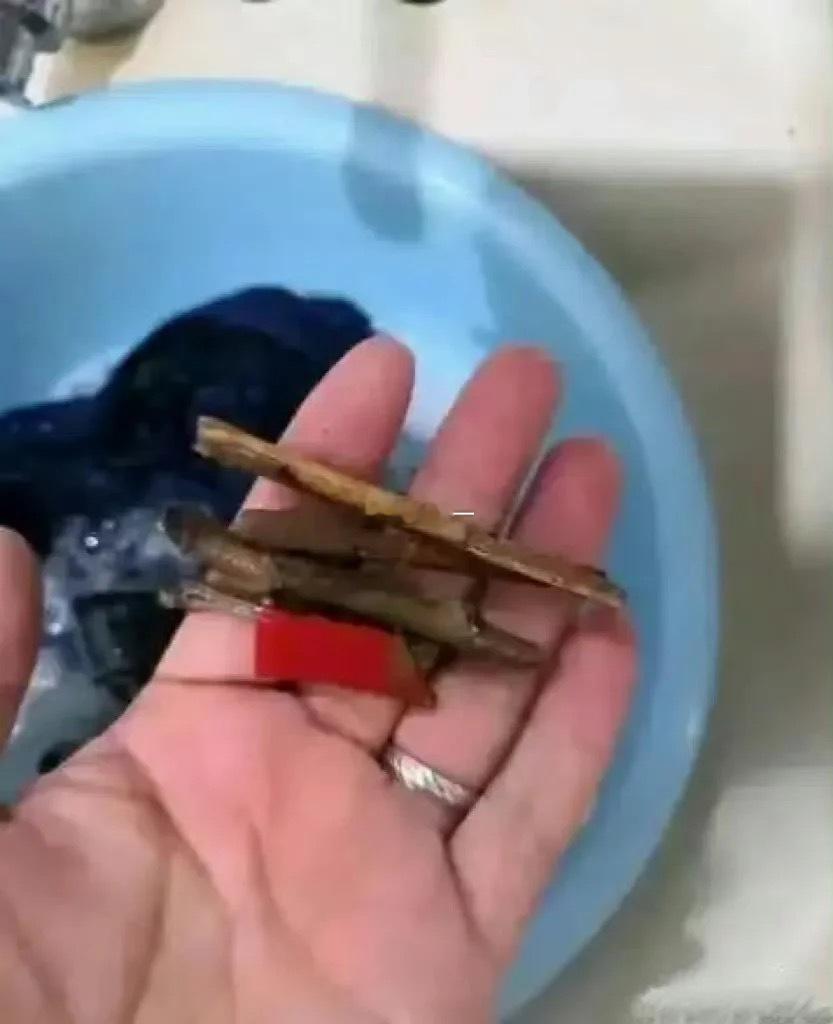 洗衣服时在孩子裤兜里发现的，要不要直接扔了？