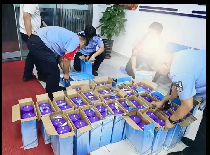 最近安徽合肥发生的一件事让全网炸开了锅——警方在地下车库截获了一辆装满紫色“保温