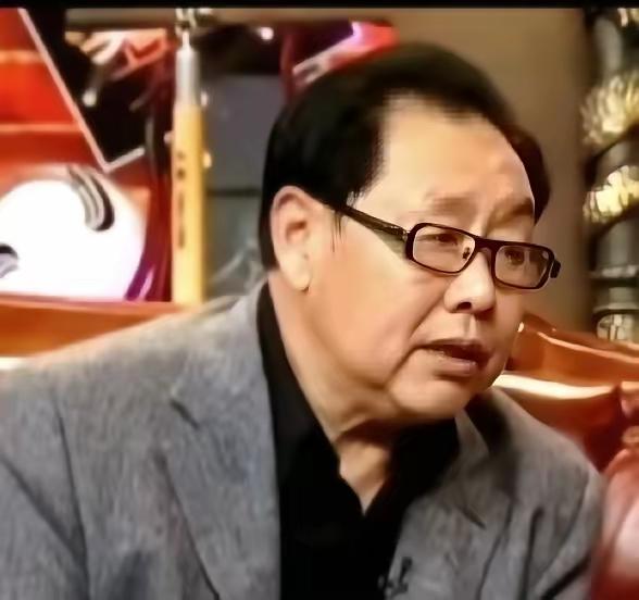 马德华说：“当时《西游记》拍了一半儿，徐少华他去上学去了，说实话，说好听点是去上