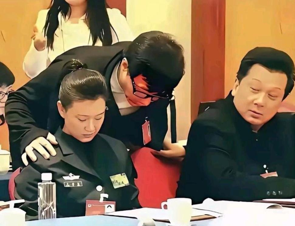 宋祖英太有福呢！巧遇成龙大哥！